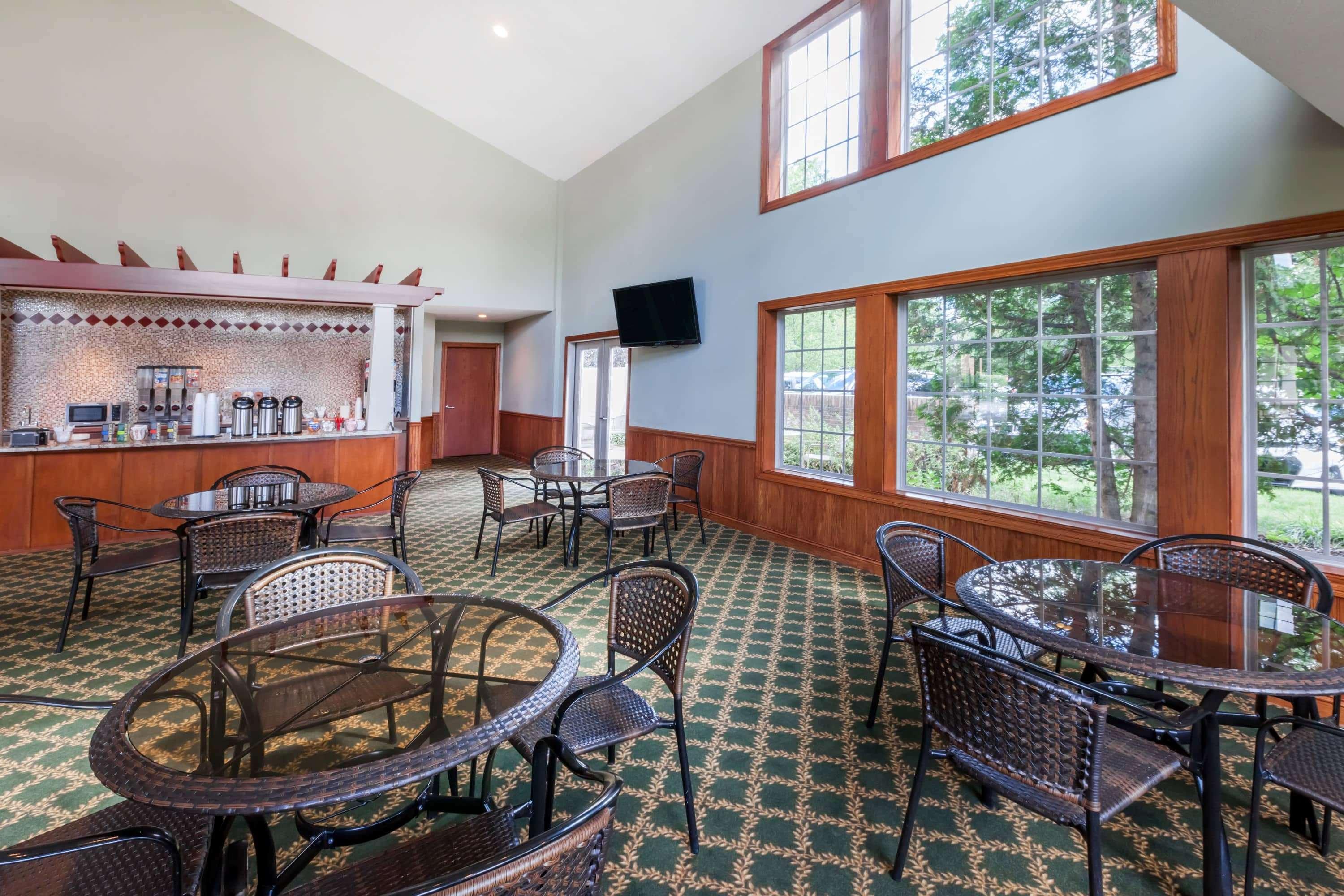 Howard Johnson By Wyndham Traverse City Bagian luar foto