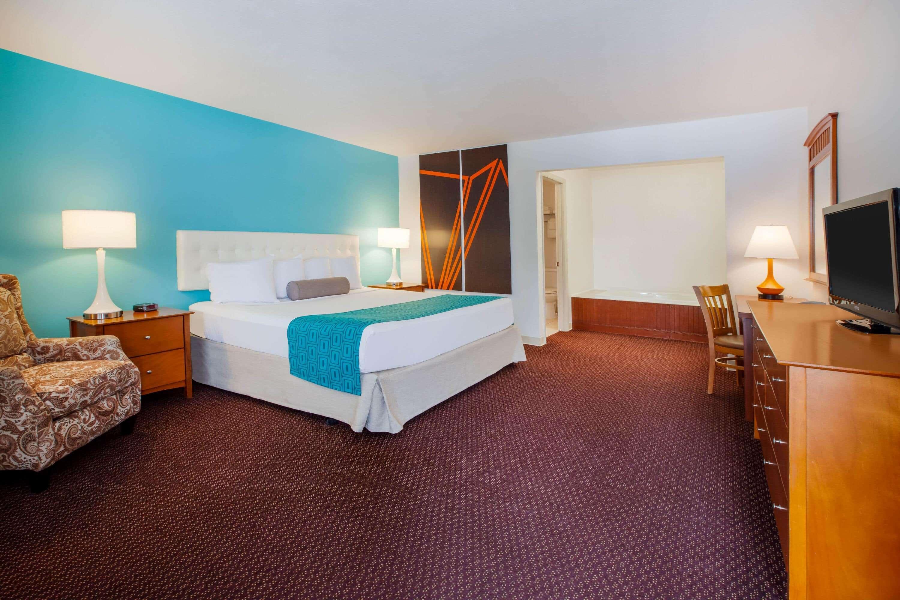Howard Johnson By Wyndham Traverse City Bagian luar foto