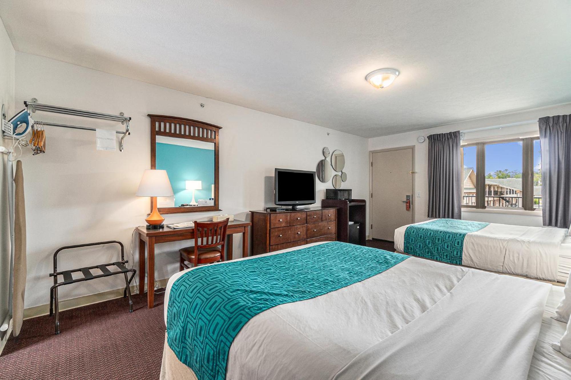 Howard Johnson By Wyndham Traverse City Bagian luar foto
