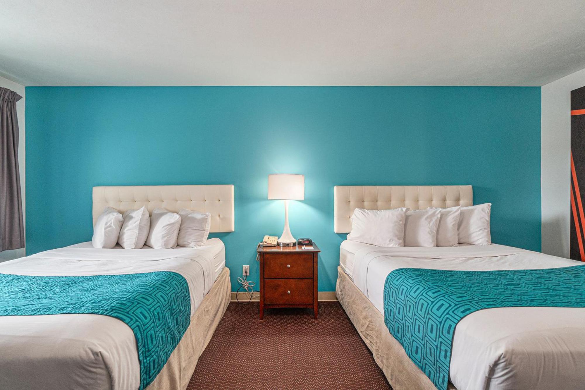 Howard Johnson By Wyndham Traverse City Bagian luar foto