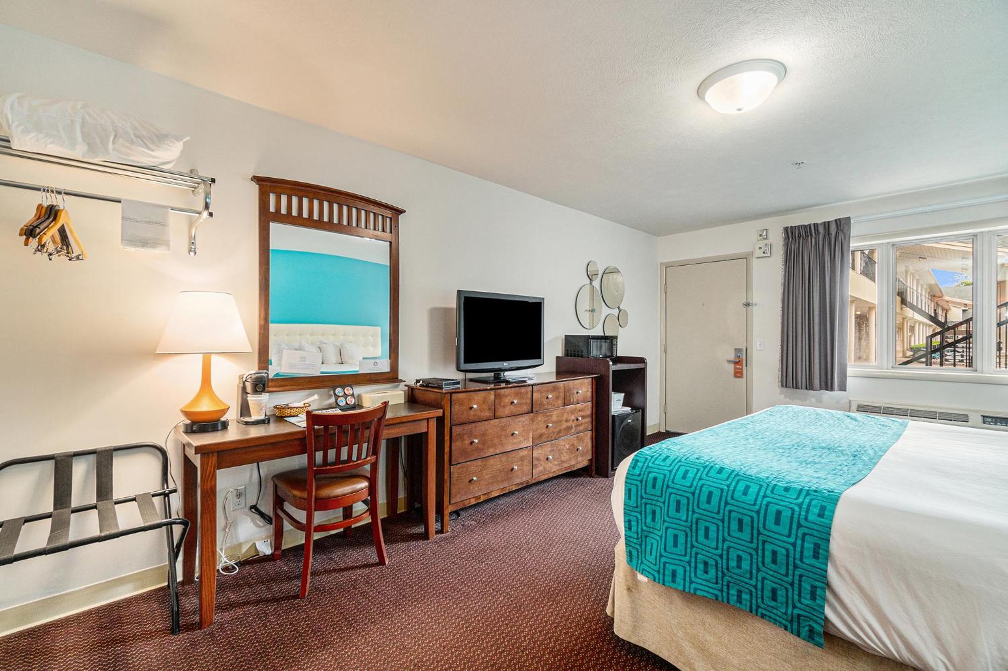 Howard Johnson By Wyndham Traverse City Bagian luar foto