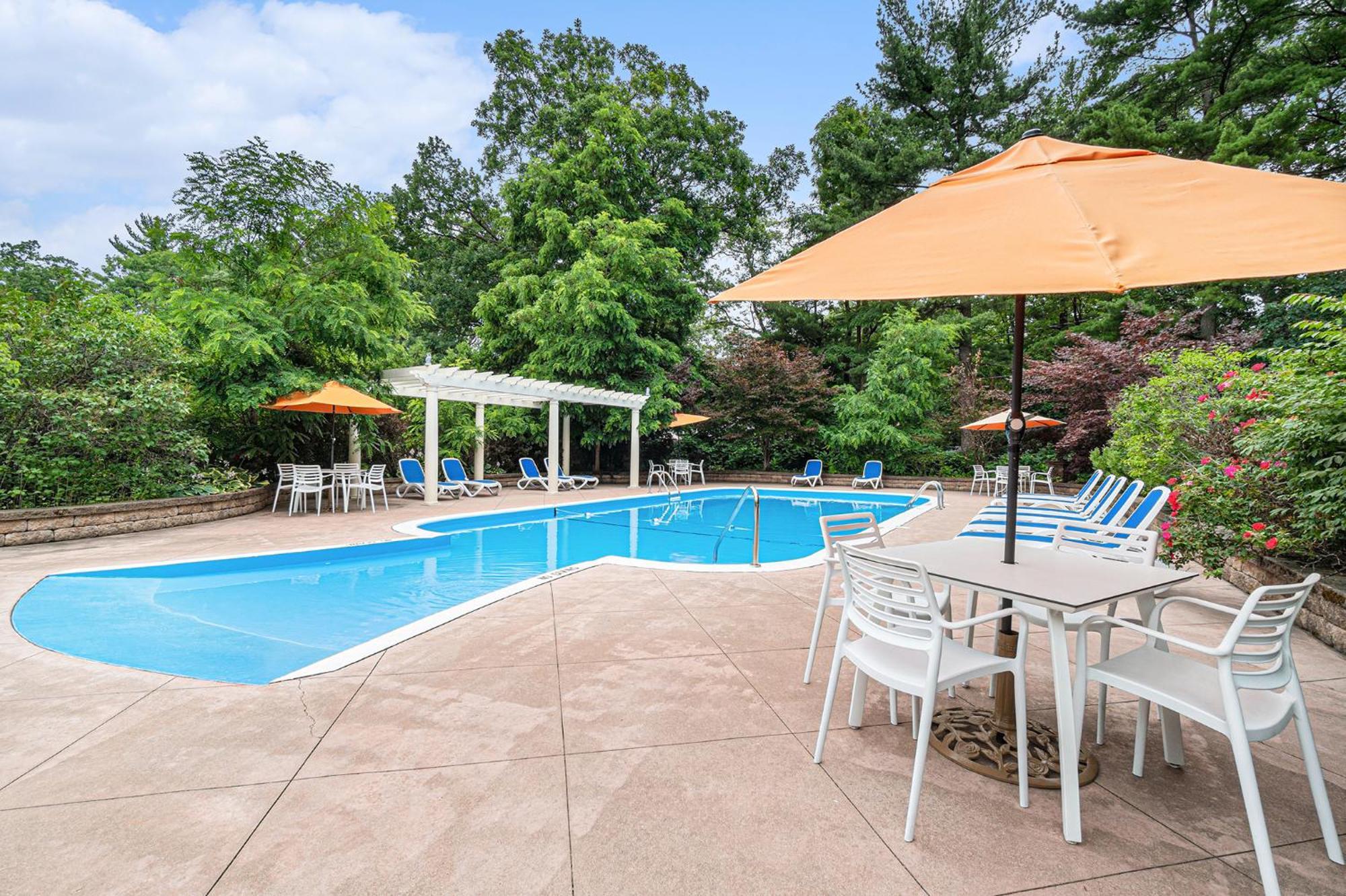Howard Johnson By Wyndham Traverse City Bagian luar foto