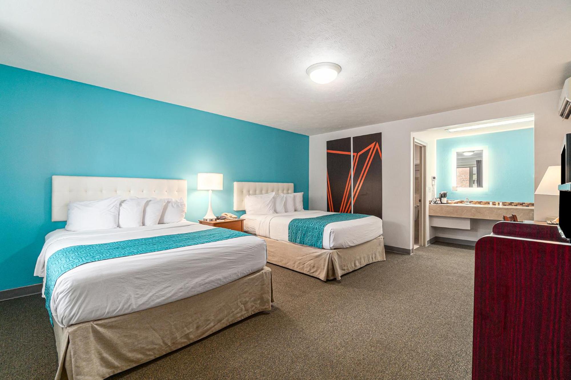 Howard Johnson By Wyndham Traverse City Bagian luar foto