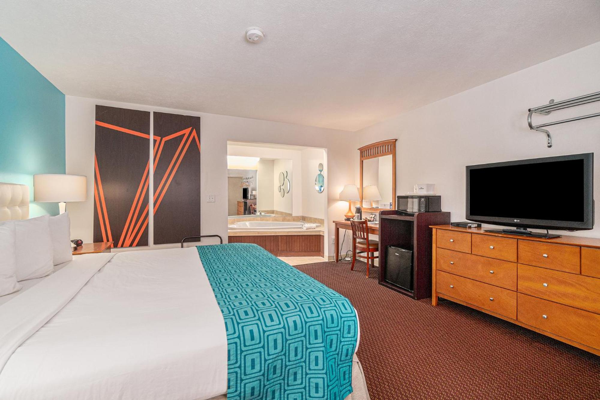 Howard Johnson By Wyndham Traverse City Bagian luar foto